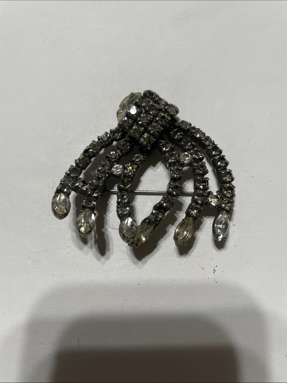 Vintage-Estate Smokey Rhinestone Fan Brooch.    8/11/6